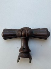 alte Fensterolive Knotenform