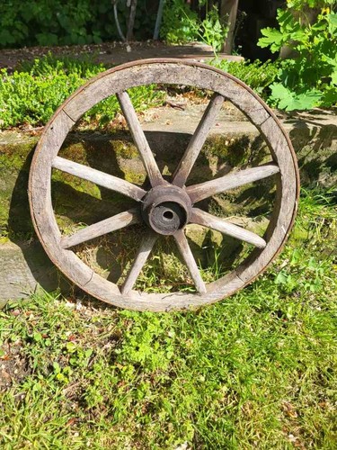 Altes wagenrad leiterwagen - altes, wagenrad,