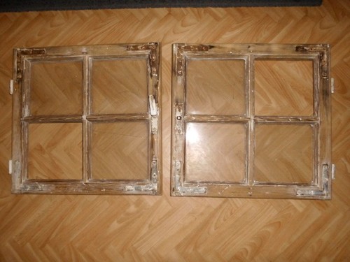 Zwei alte fensterflügel - zwei,